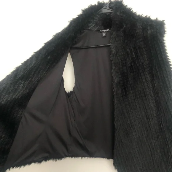 Black Faux Fur Vest | EXPRESS - Picture 5 of 6